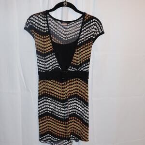 Cocoma Tunic Black White Tan V neck tie waist Slight dolman sleeves Buckle front